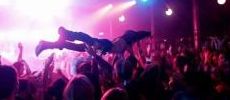 230x100_crowdsurfer_concert
