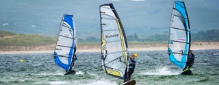 320x120 Kite Surfers