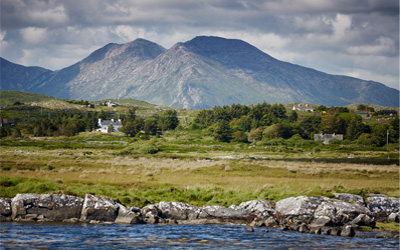 Fáilte Ireland join forces with RTÉ for new domestic travel show ‘NO PLACE LIKE HOME