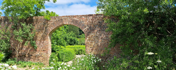 600x240-colclough-walled-garden-tintern-abbey-new-ross-co-wexford