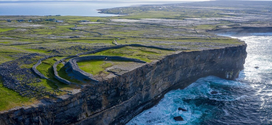 Newly upgraded visitor centre at Dún Aonghasa officially opens following €1.6 million investment